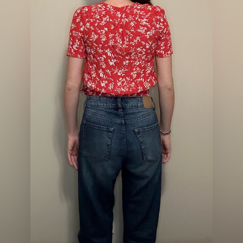Code X Mode Red Floral Top - Picture 4 of 4